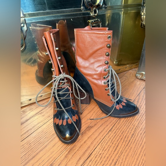 Jeffery Campbell Ibiza Elegant Two-Tone Lace-Up Women's Boots 6.5 - Picture 4 of 9